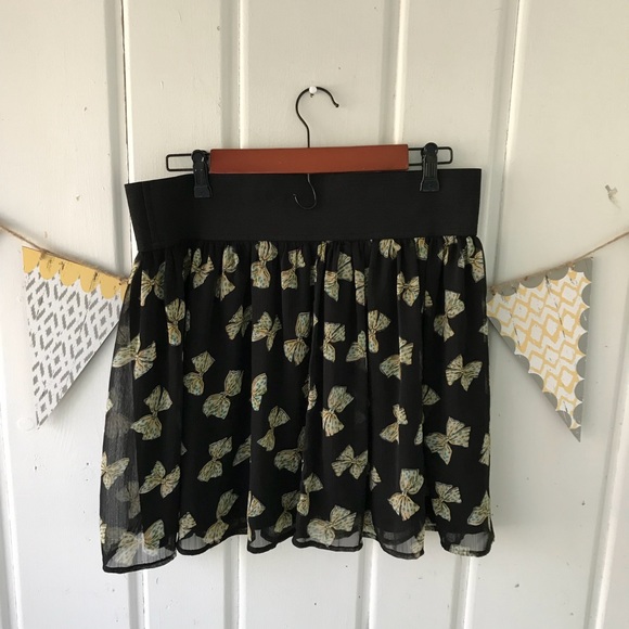Kirra Chiffon Bow Print Skirt - Picture 2 of 7